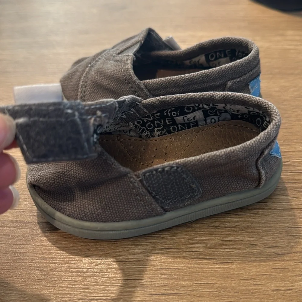 Toms Boys Baby Toddler Size 4 Slip On Elastic Easy On Off‎ Classic